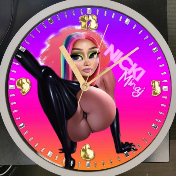 Niki Minaj clock - Picture 2 of 6